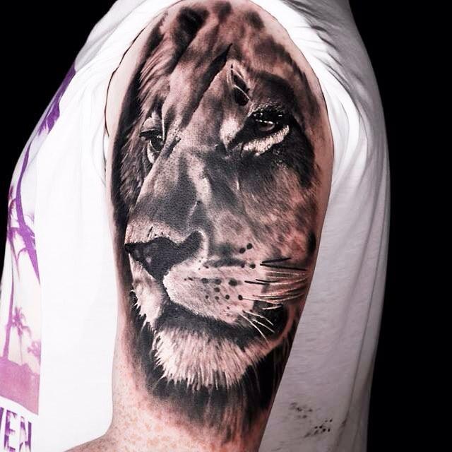 tatouage lion 57