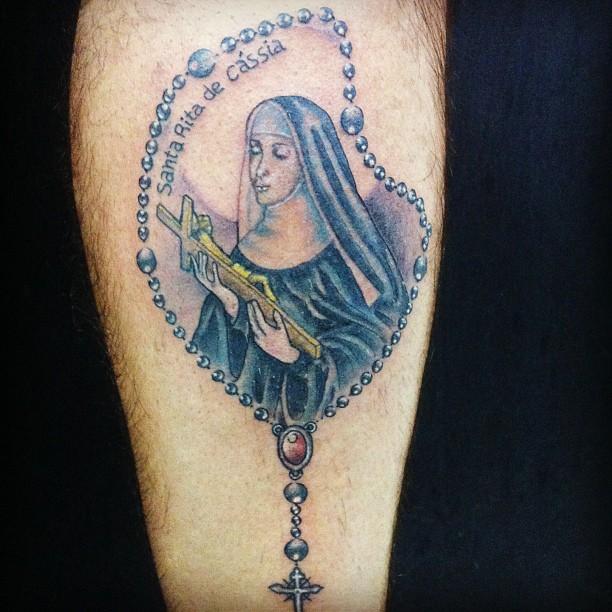 tatouage motif religieux 113