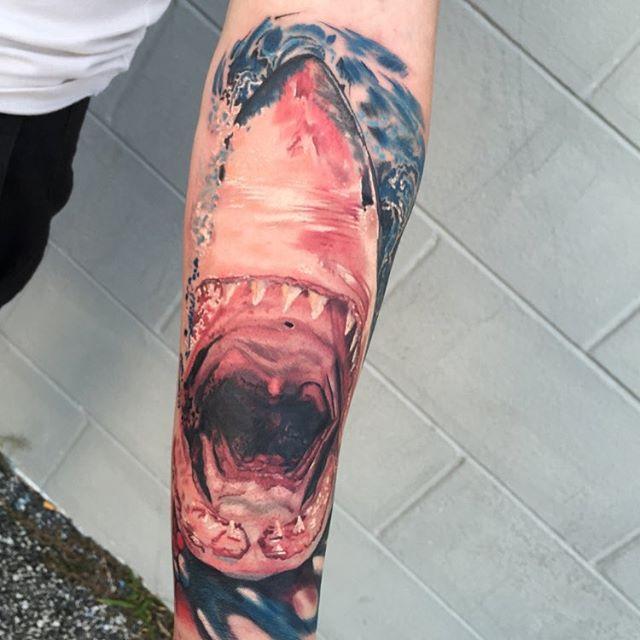 tatouage requin 115