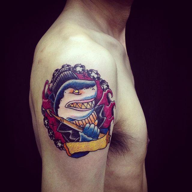tatouage requin 45