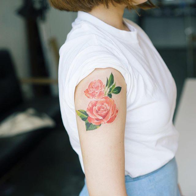 Tatouages de roses (pour les FEMMES) : 60 dessins HD