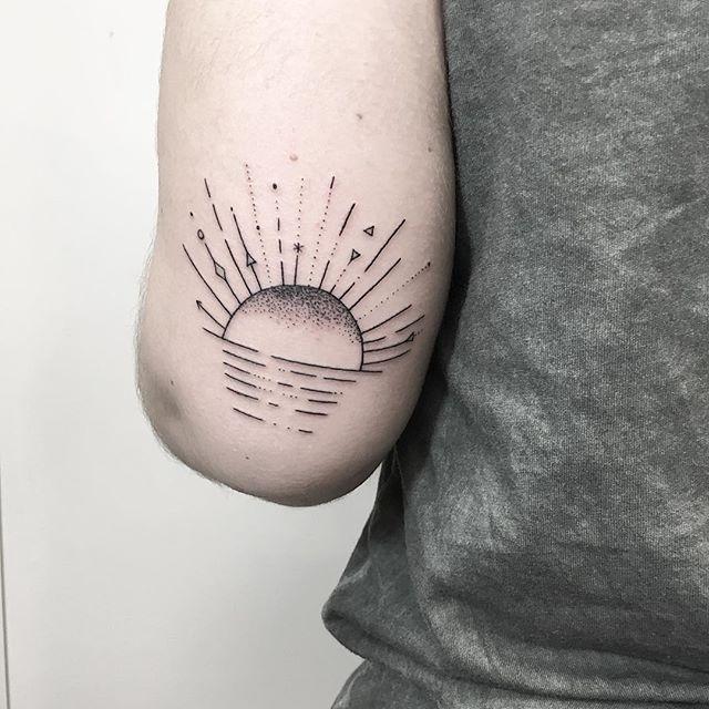 tatouage soleil 17