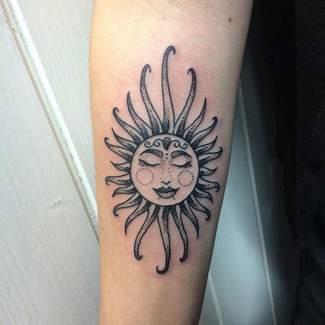 tatouage soleil 75