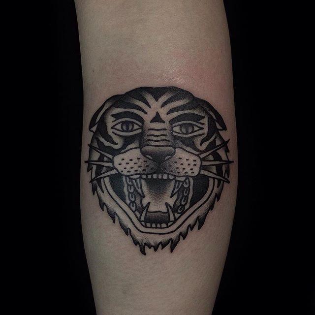 tatouage tigre 57