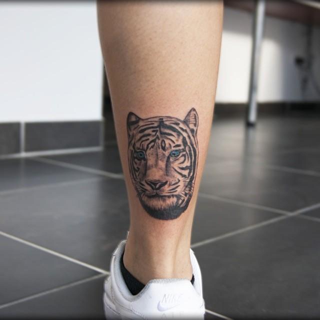 tatouage tigre 87