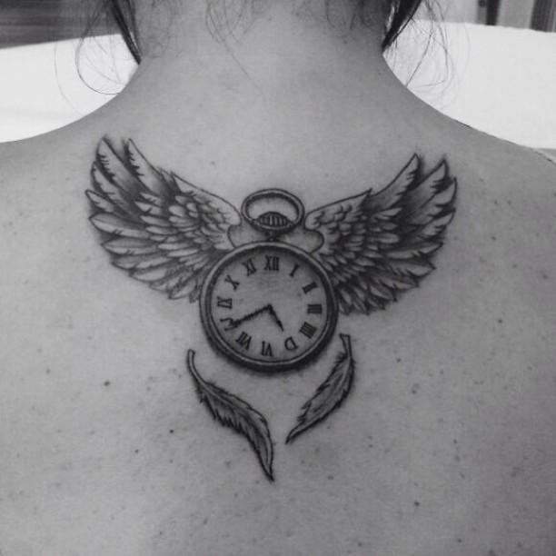 tatouage ailes 75