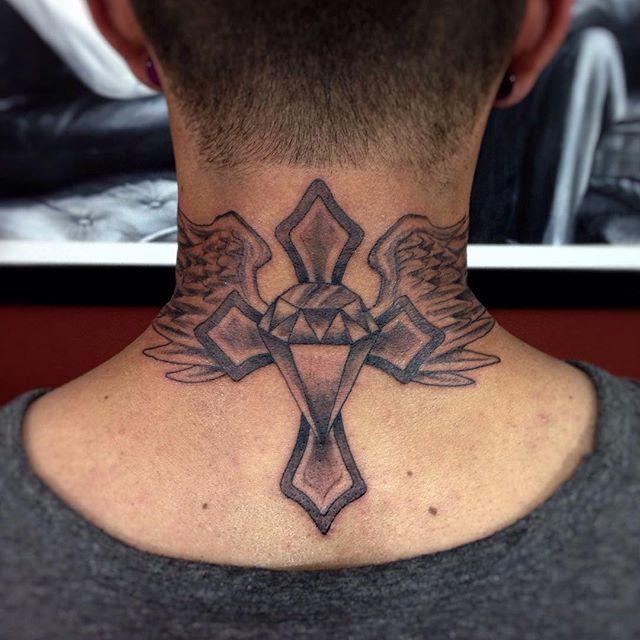 tatouage ailes 83