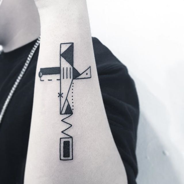 tatouage croix 65