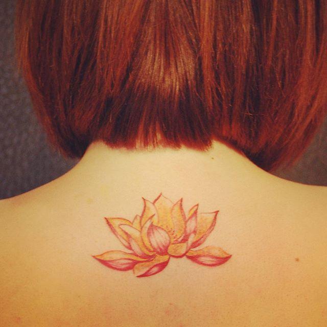 tatouage fleur lotus 43