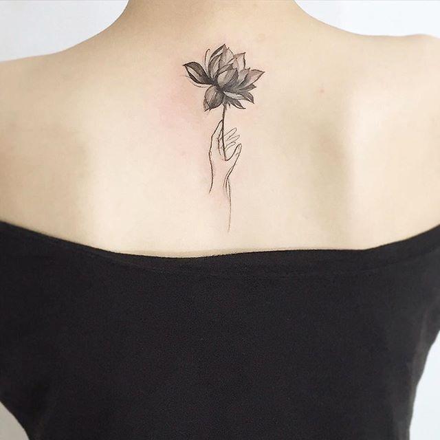 tatouage fleur lotus 47
