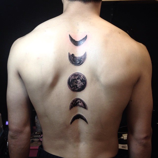 tatouage homme dos 21