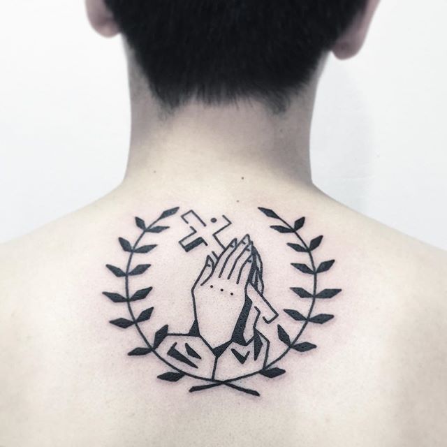 tatouage homme dos 83