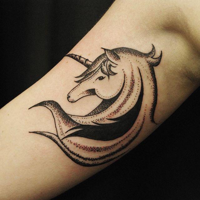 tatouage licorne 23