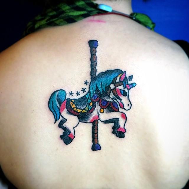 tatouage licorne 41