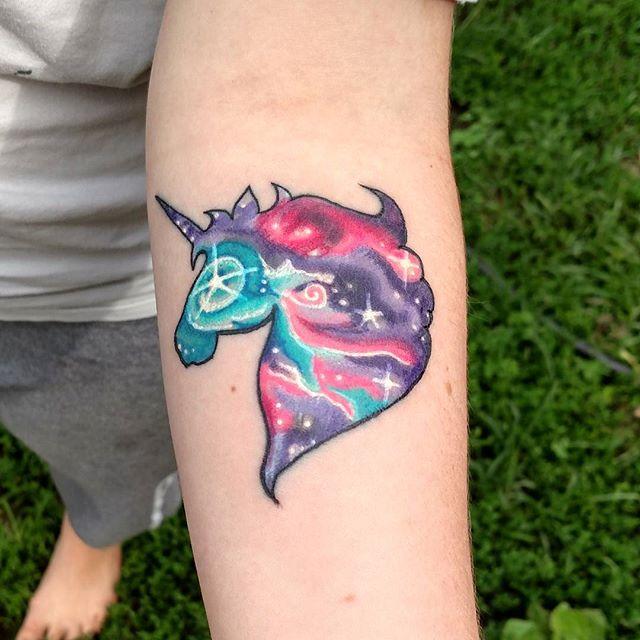 tatouage licorne 43