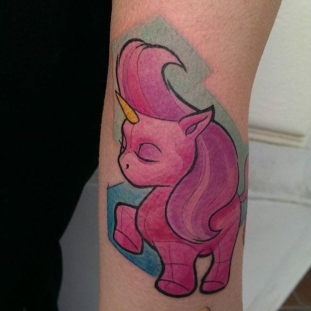 tatouage licorne 73