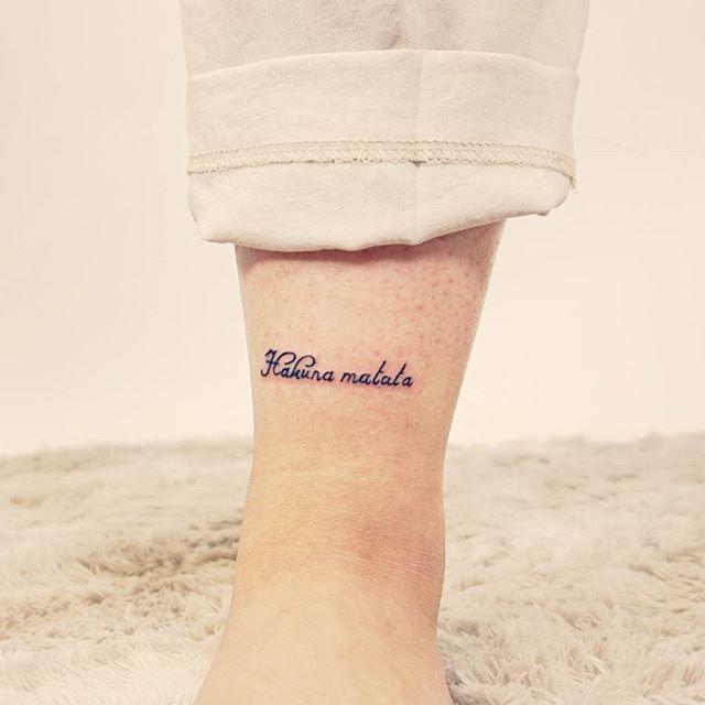 94 Tatouages d'écritures : Lettres, mots et phrases