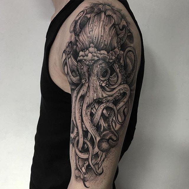 tatouage pieuvre 89