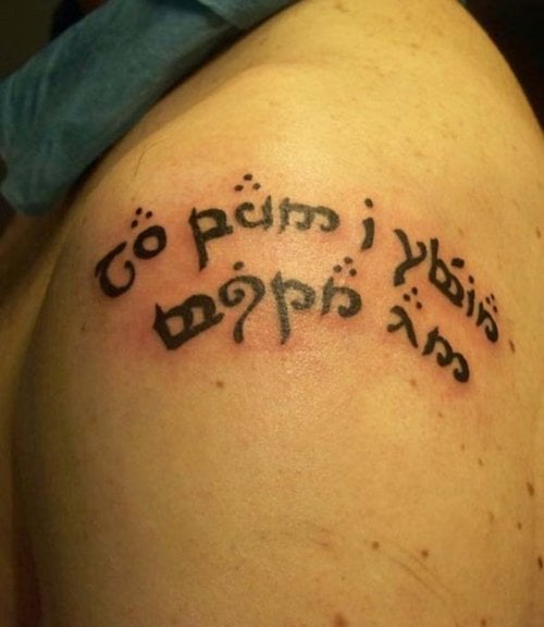 12 tatouages de lettres