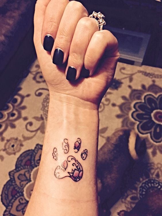 tatouage empreinte chien 233