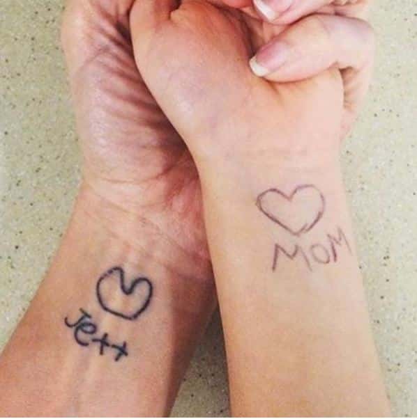 tatouage mere enfant 33