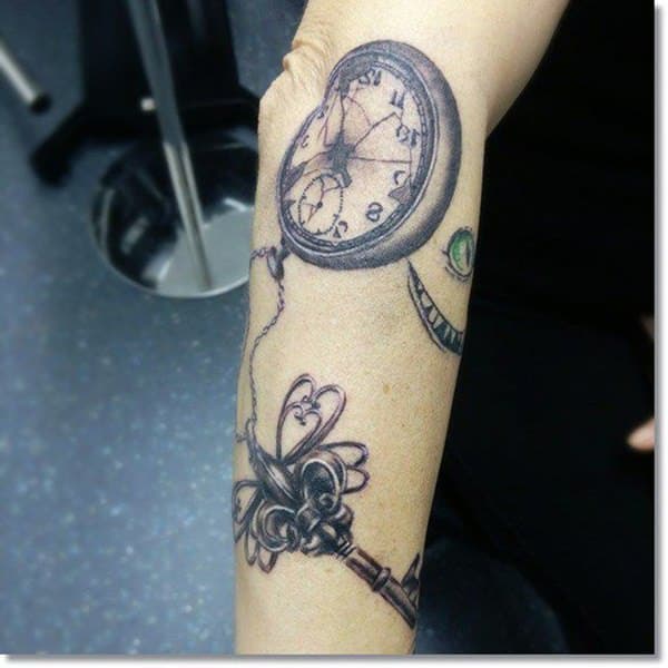 tatouage montre a gousset 145