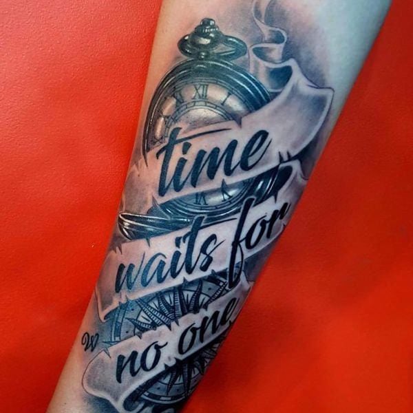 tatouage montre a gousset 17