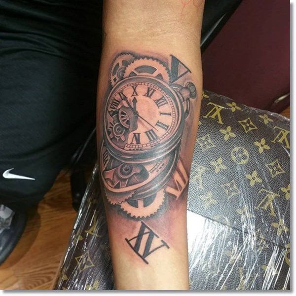 tatouage montre a gousset 221