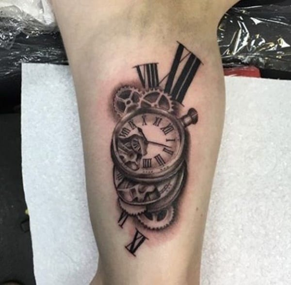 tatouage montre a gousset 261