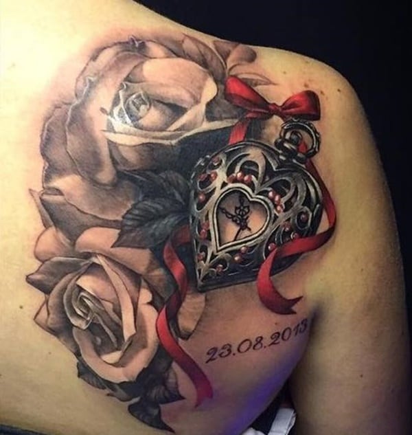 tatouage montre a gousset 293