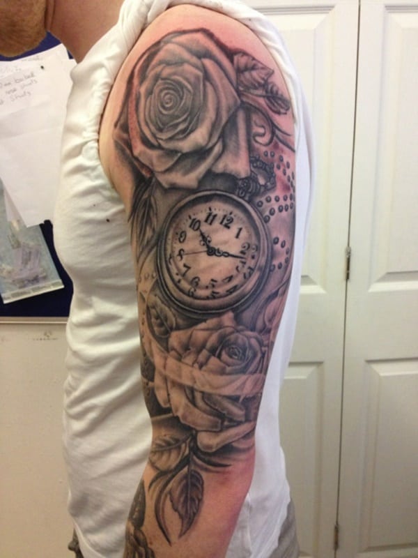 tatouage montre a gousset 351