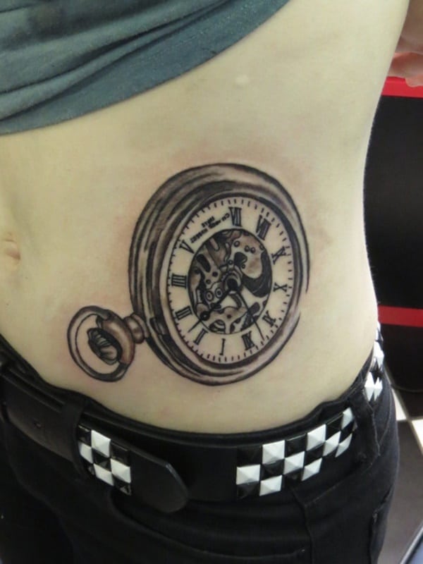 tatouage montre a gousset 353