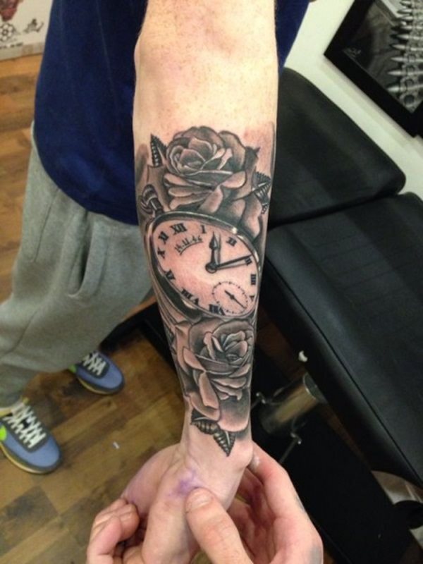 tatouage montre a gousset 547