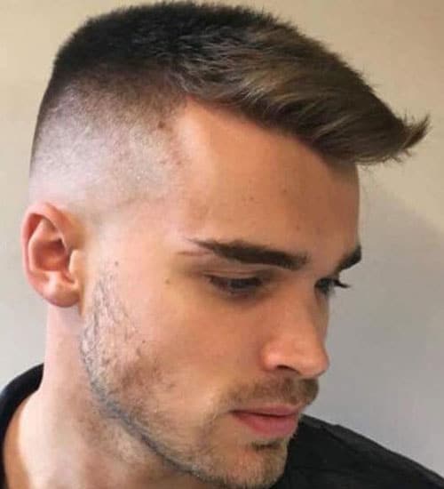 coiffure homme tempes degarnies 55