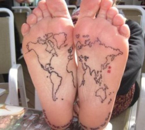 64 tatouages pied