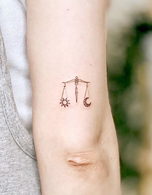 95 Tatouages du signe Balance : Portez votre signe sur votre peau !