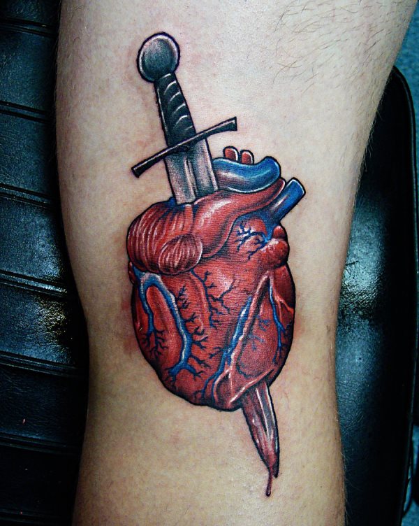 71 Tatouages de machettes, de couteaux et dagues : Galerie