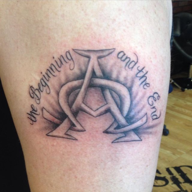 tatouage alpha et omega 04