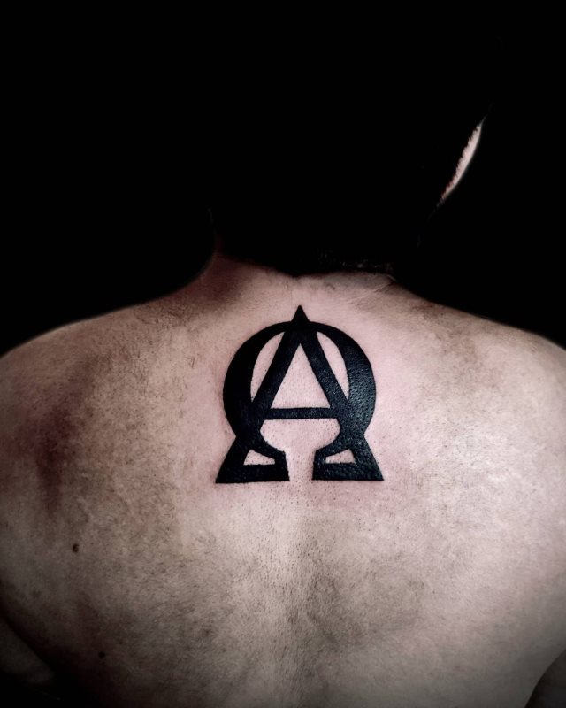 tatouage alpha et omega 05