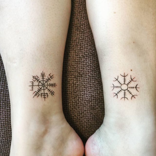 tattoo boussole vegvisir121