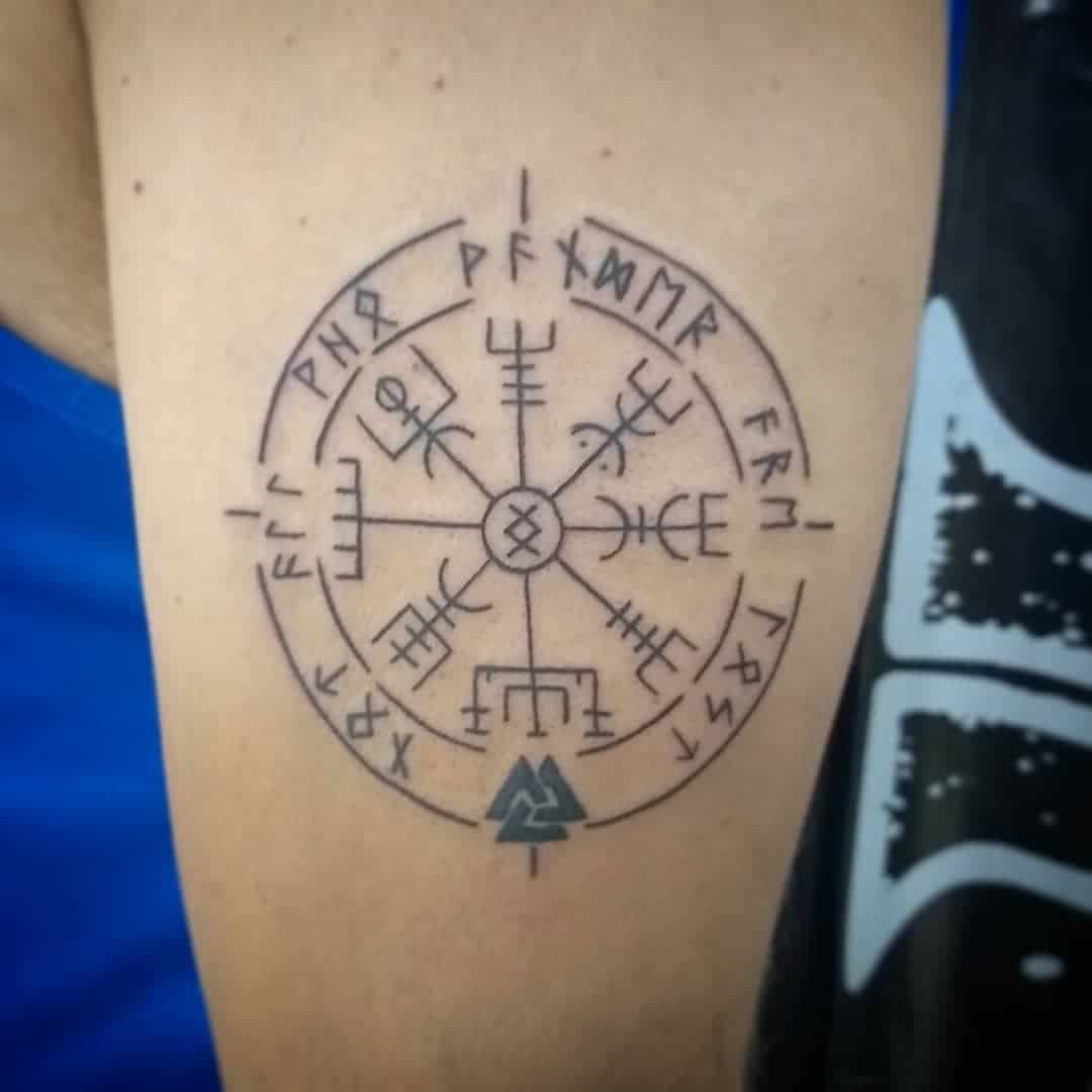 tattoo boussole vegvisir50