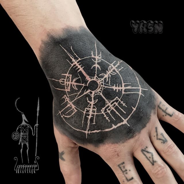 tattoo boussole vegvisir81