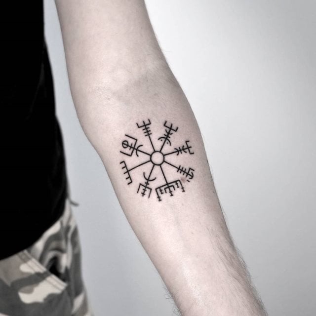 tattoo boussole vegvisir89