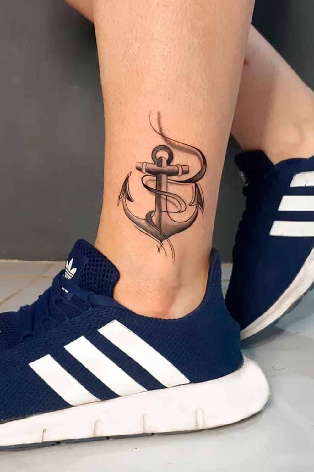 tatouage ancre pour homme 16