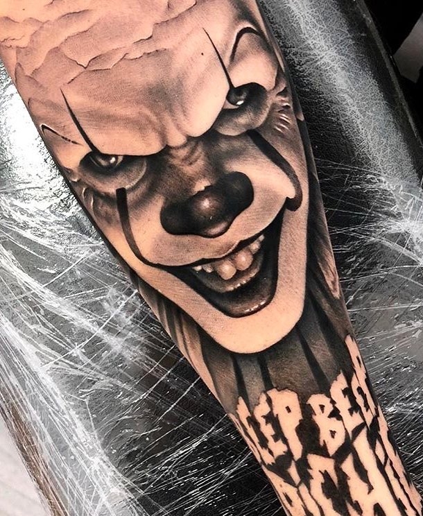 tatouage masculin de clown 61