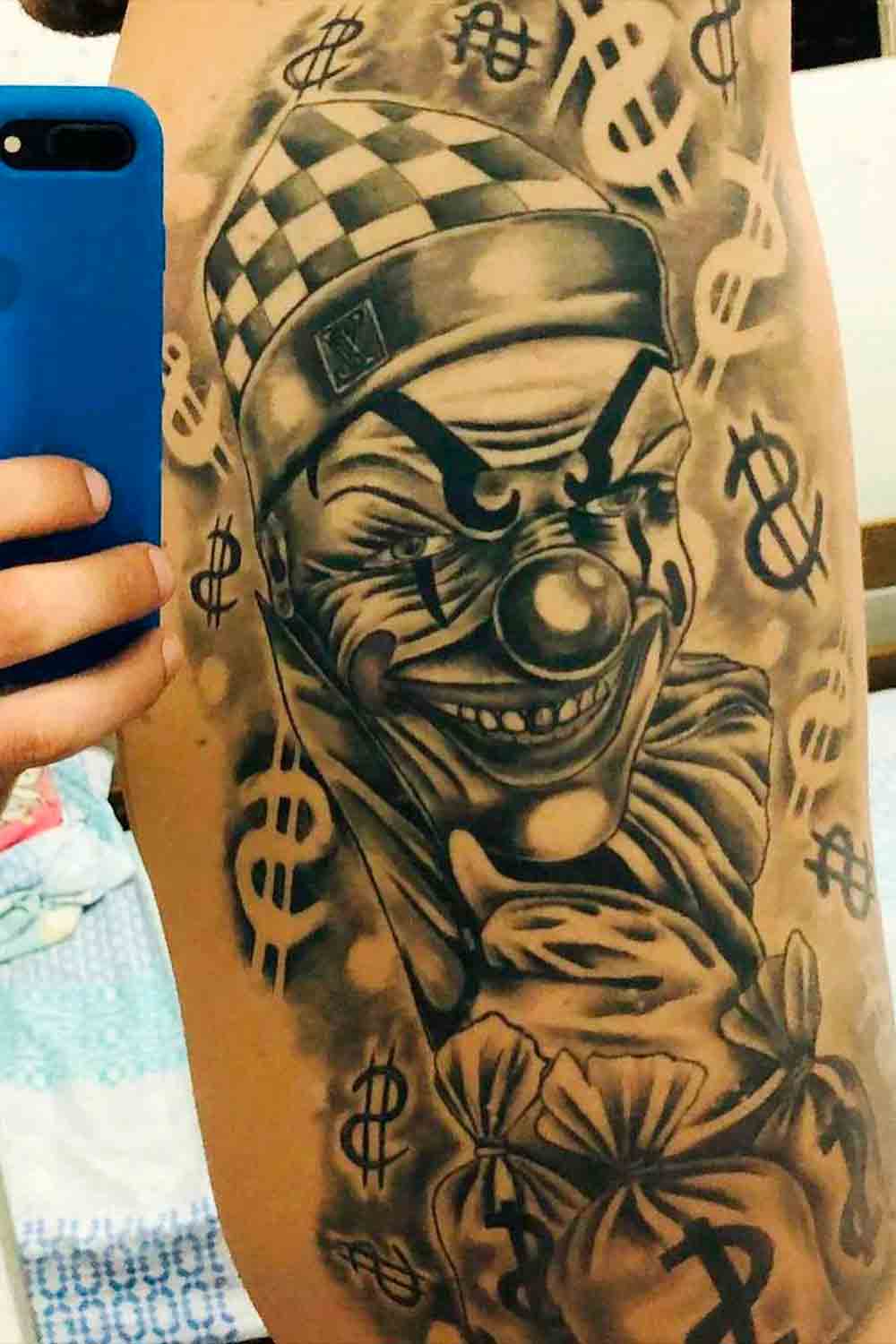 tatouage masculin de clown 84