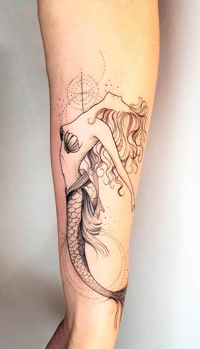 tatouage de sirene sur femme 04