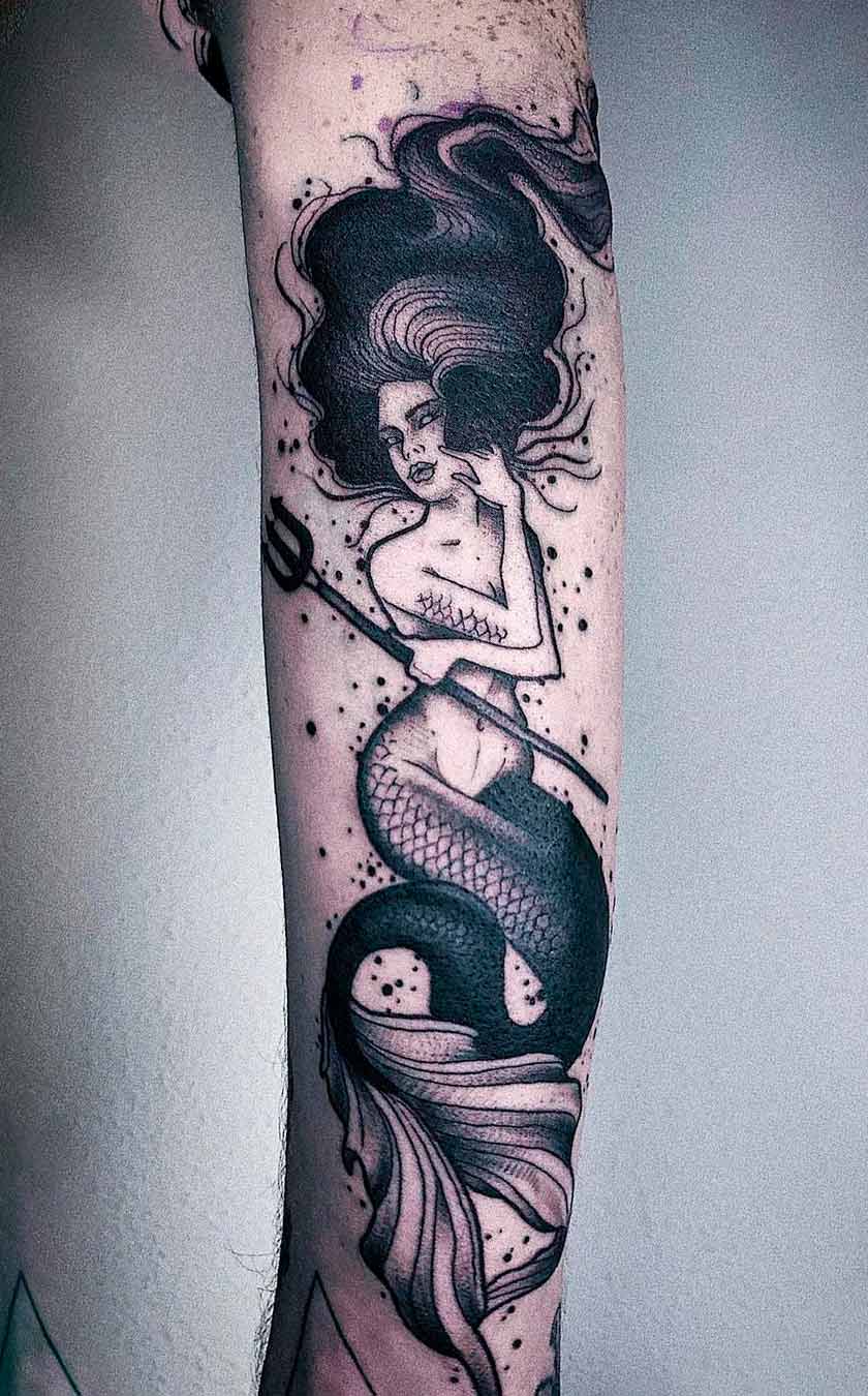 tatouage de sirene sur femme 09