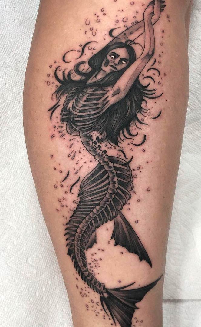 tatouage de sirene sur femme 12