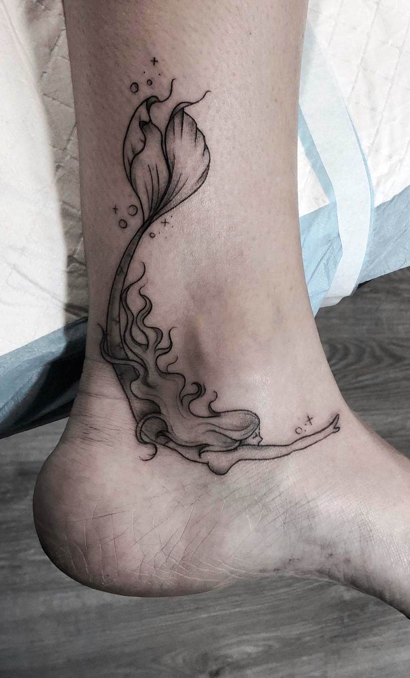 tatouage de sirene sur femme 23